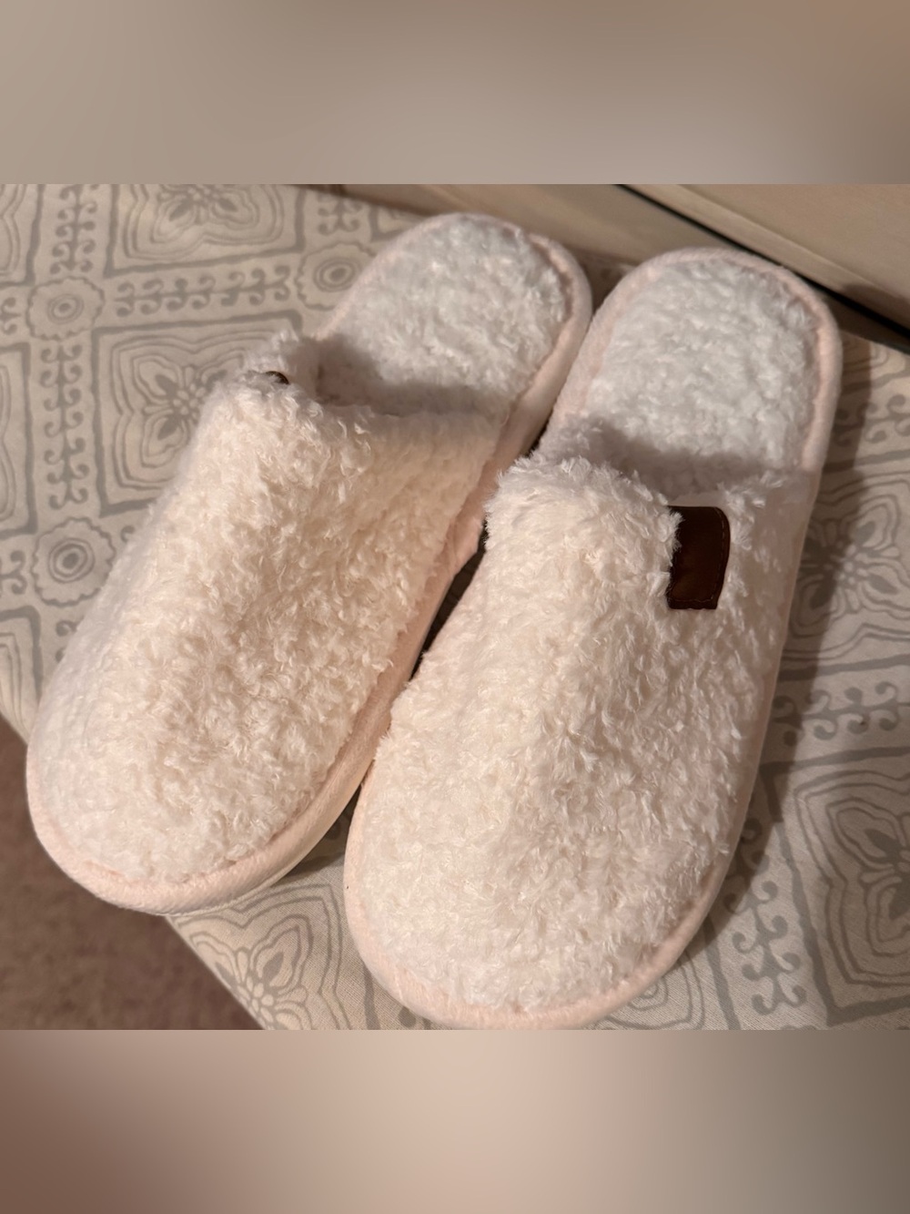 Cozy Slippers in Off-White (no name brand)